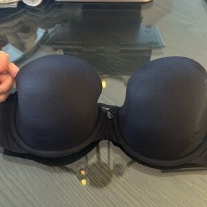Victoria’s Secret strapless bra